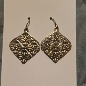 Elegant Gold Filigree Earrings